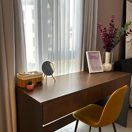 Rea Liliya - Artistic And Inviting Nook Appartement