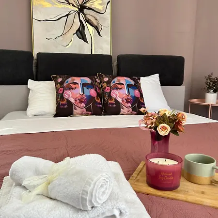 Rea Liliya - Artistic And Inviting Nook *