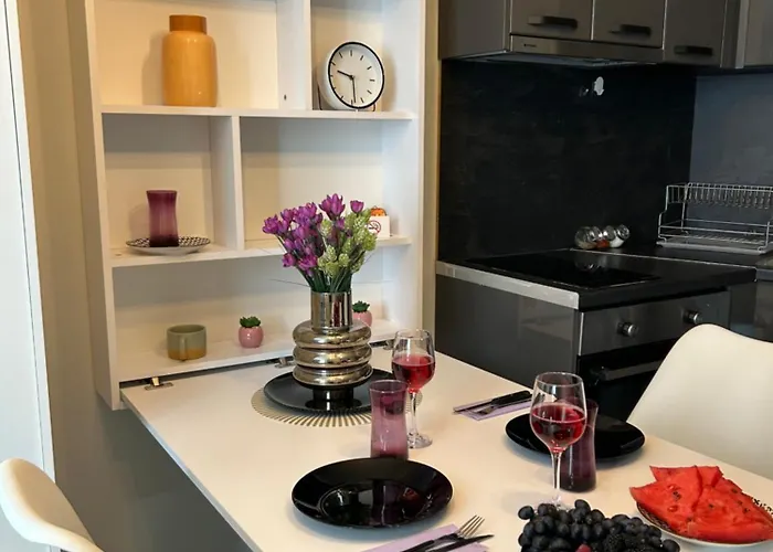 Rea Liliya - Artistic And Inviting Nook * Sofia