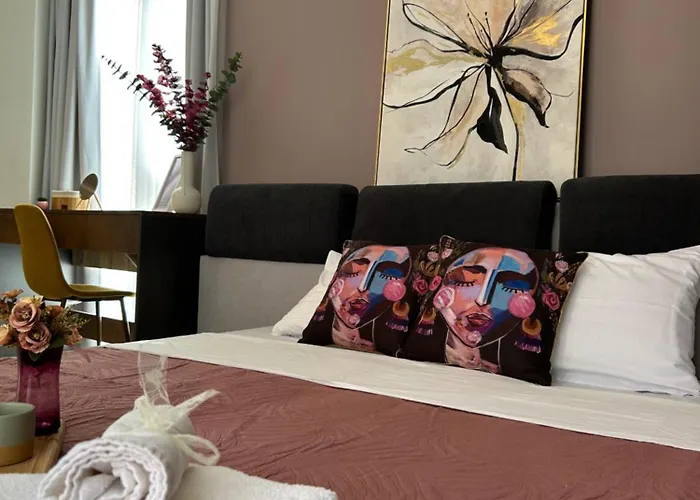 Апартамент Rea Liliya - Artistic And Inviting Nook *